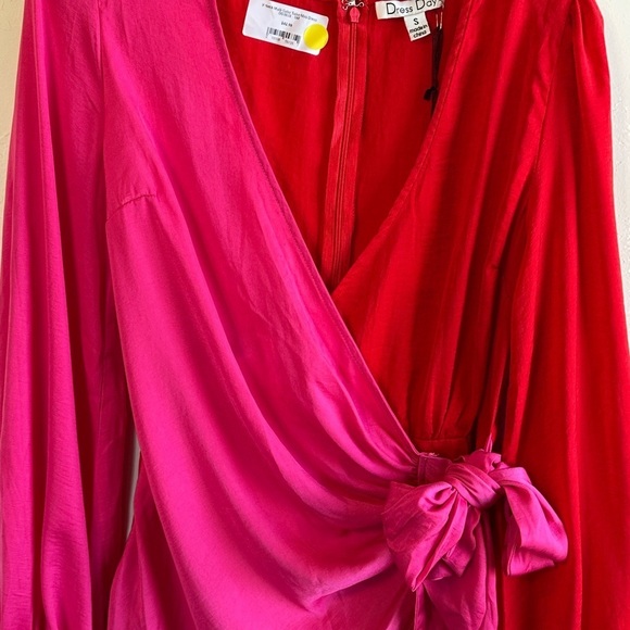 NWT Dress Day Red and Pink Satin V Neck Bishop Sleeve Wrap Dress Sz S - Picture 4 of 12